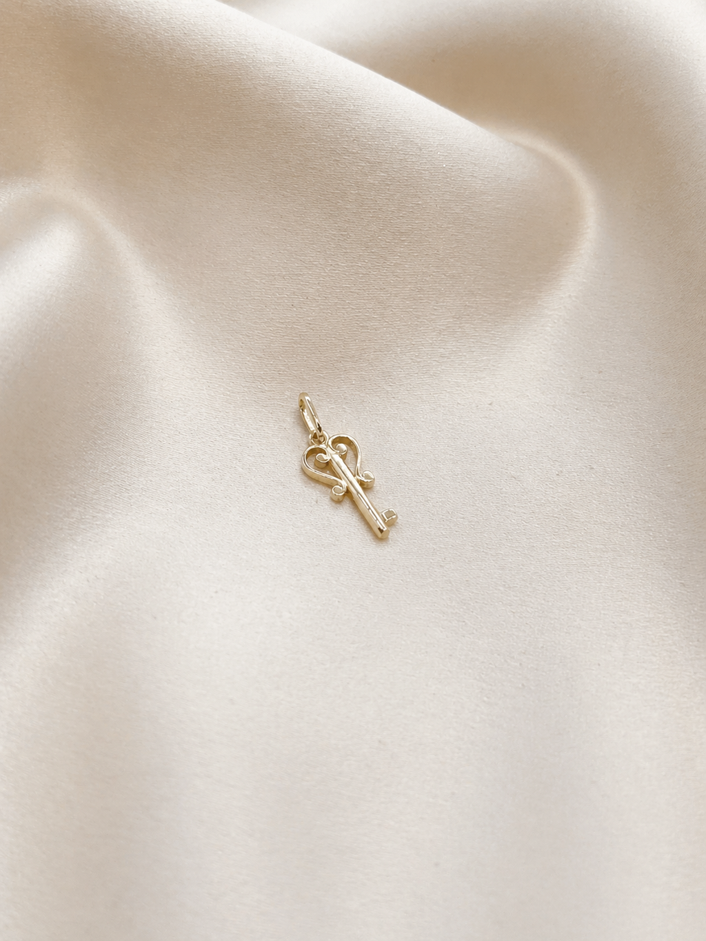 Dije La llave de Cleo
