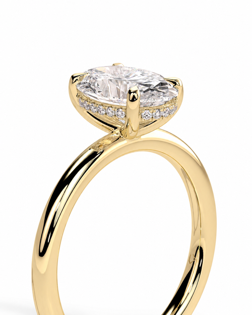 Anillo Diamante corte Oval Oro 18K y Riel de Diamantes