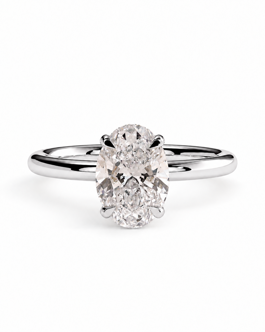Anillo Diamante corte Oval Oro 18K y Riel de Diamantes