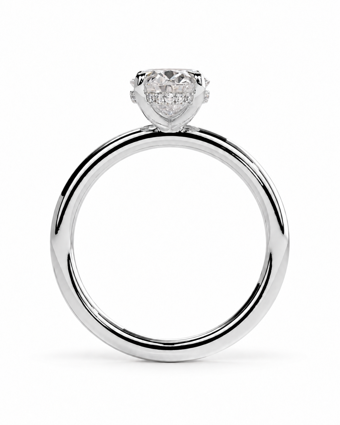 Anillo Diamante corte Oval Oro 18K y Riel de Diamantes