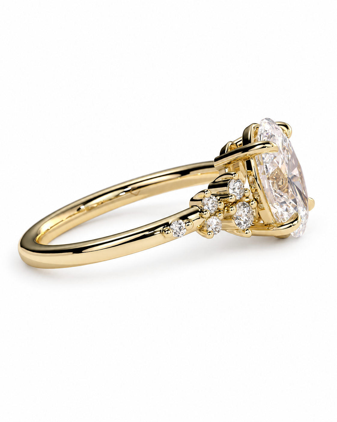Anillo Romántico corte Oval Oro 18K