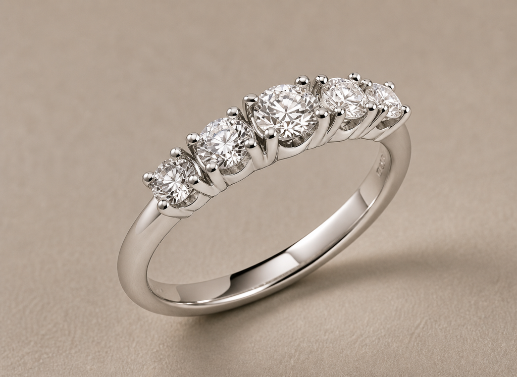 Argolla de Cinco Diamantes en Oro 18k