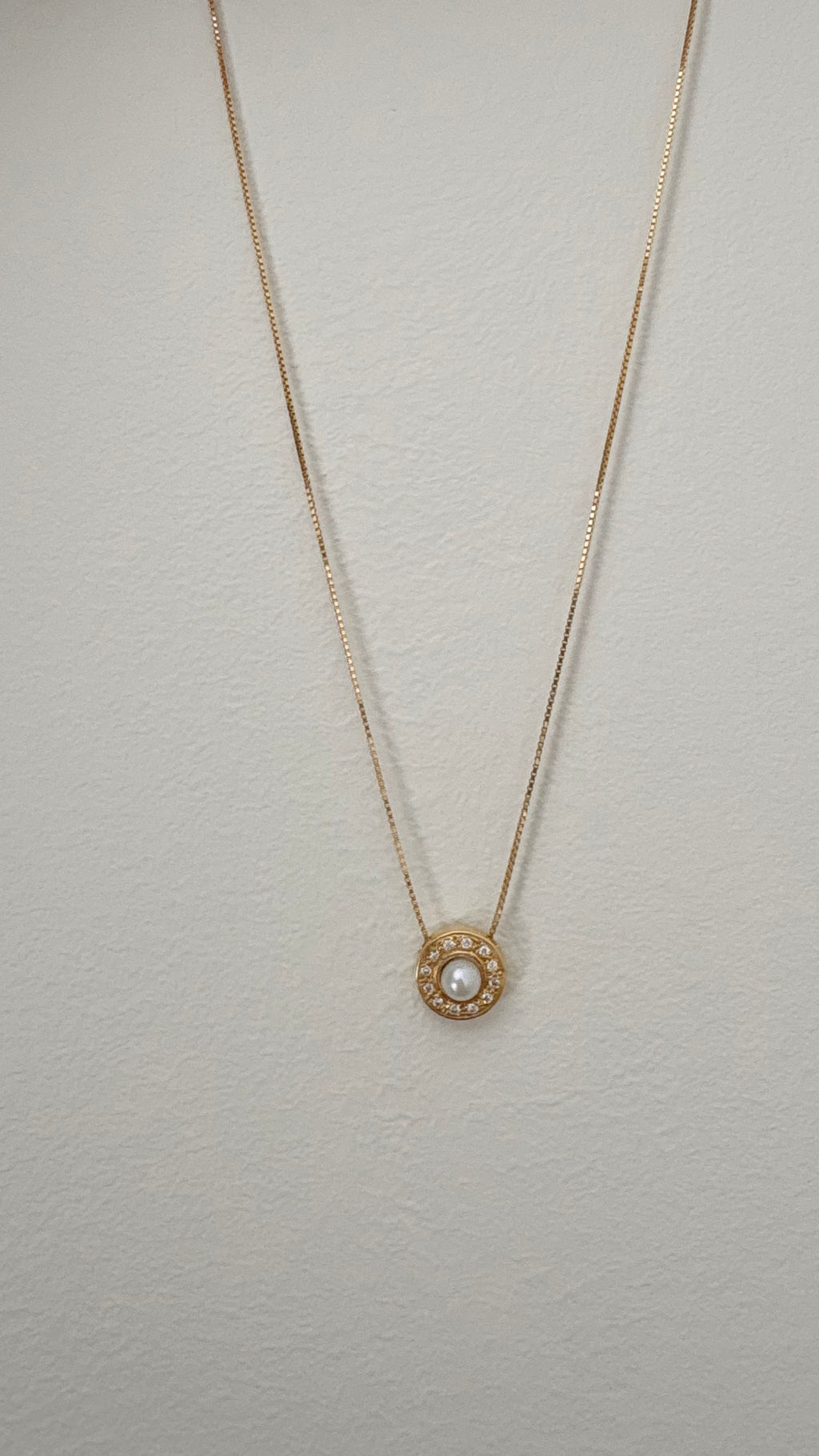 Collar Veneziano de Perla Cultivada con Halo de Diamantes en Oro 18K