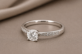 Argolla Solitario Oro Blanco 18K